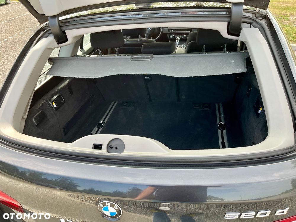 BMW Seria 5 520d Luxury Line - 9