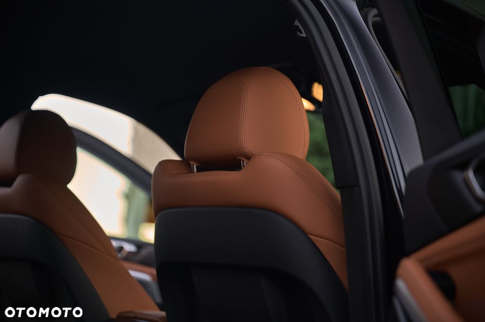 BMW X6 xDrive40d mHEV - 26