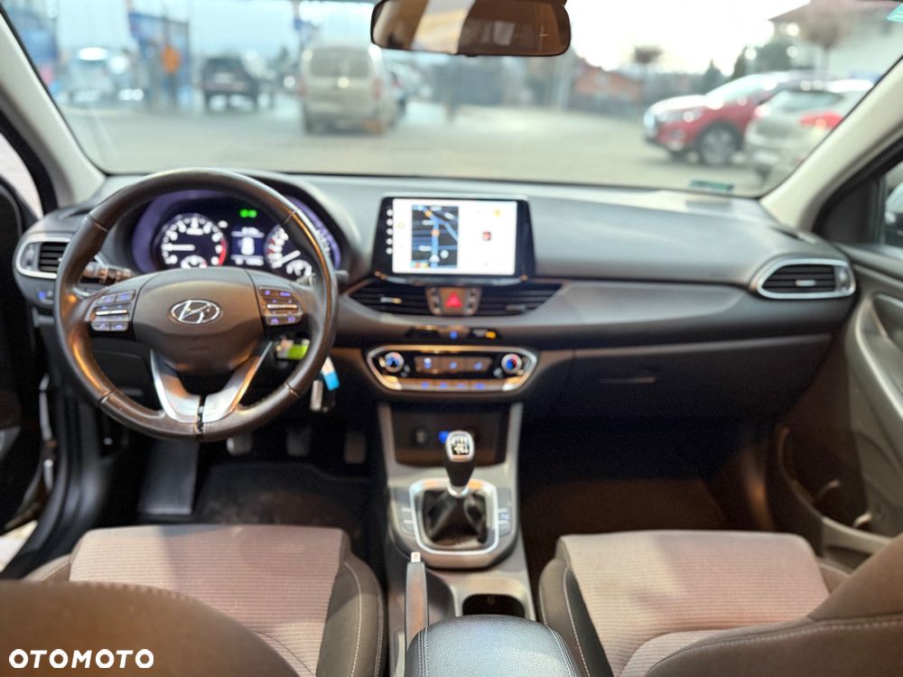 Hyundai i30 1.5 DPI Comfort - 10