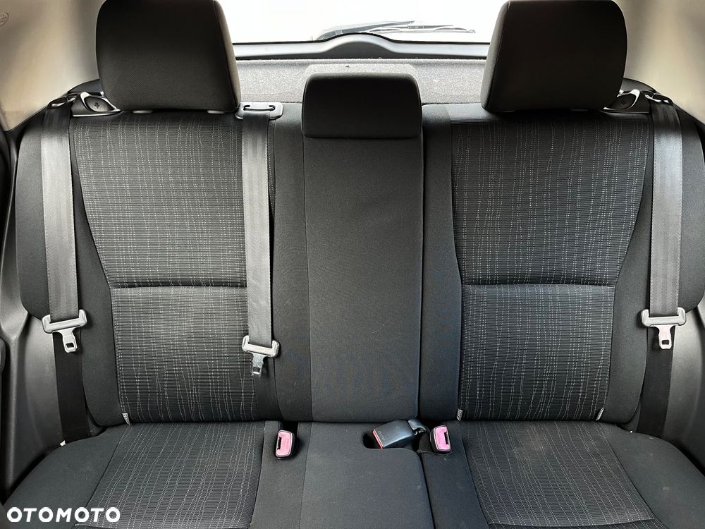 Toyota Auris 1.4 D-4D - 17