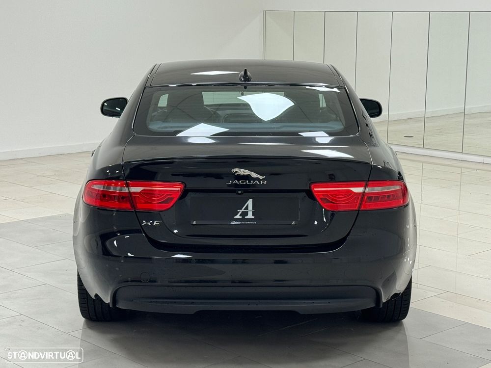 Jaguar XE E-Performance R-Sport - 11