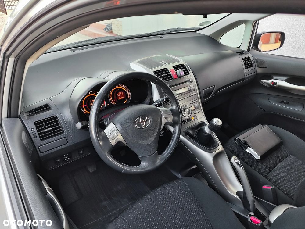 Toyota Auris 1.6 VVT-i Sol - 16