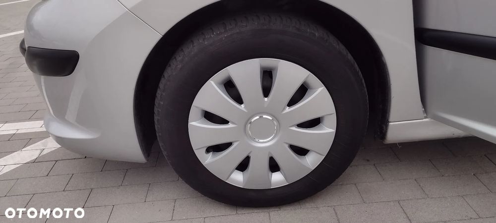 Peugeot 207 1.4 16V Trendy - 23