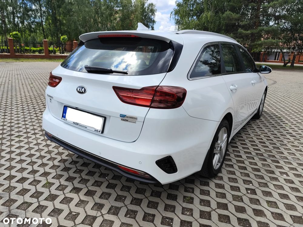 Kia Ceed 1.6 CRDi mHEV M - 7