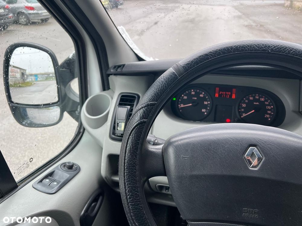 Renault Trafic - 23