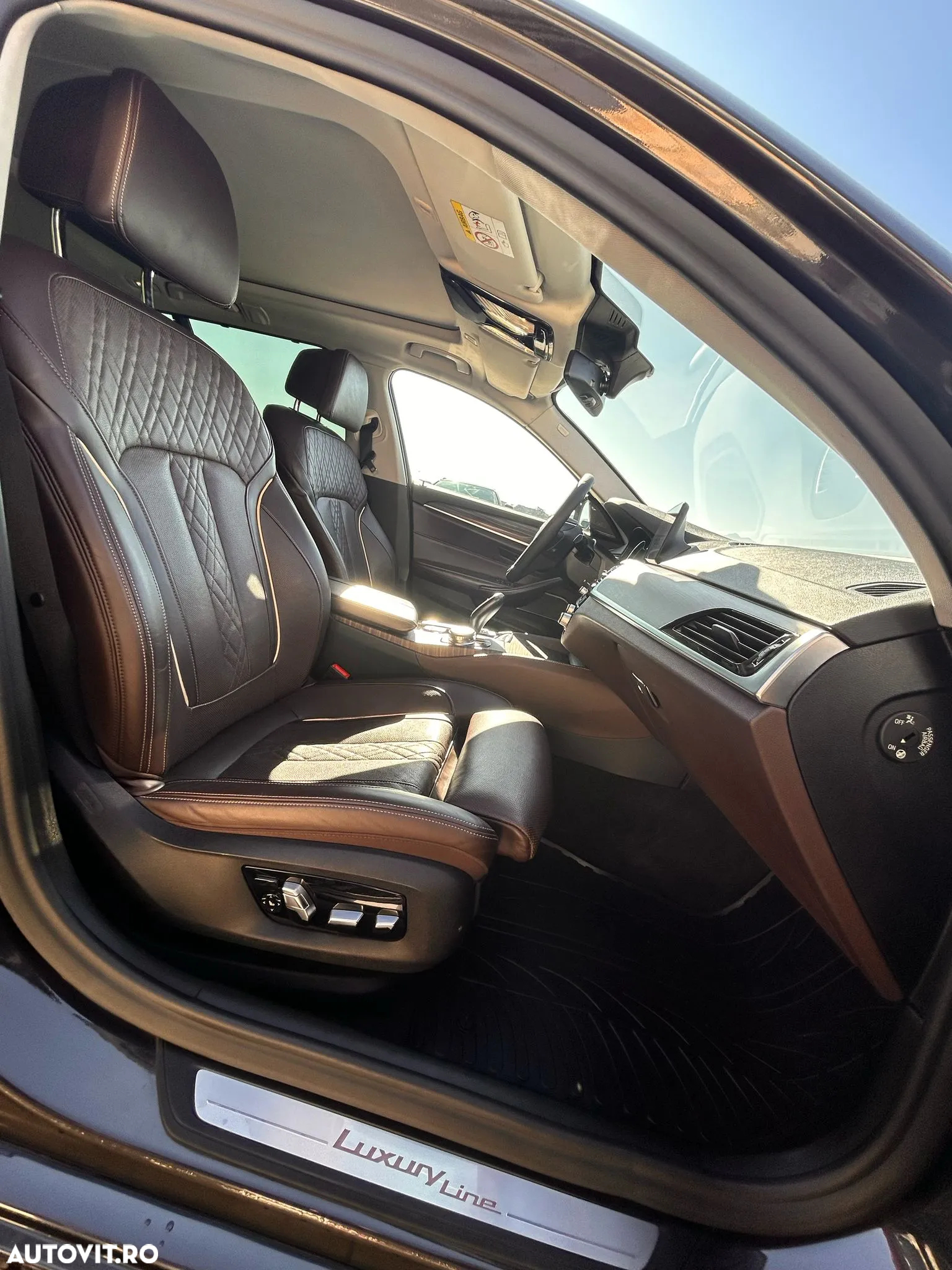 BMW Seria 5 520d Aut. Luxury Line - 14