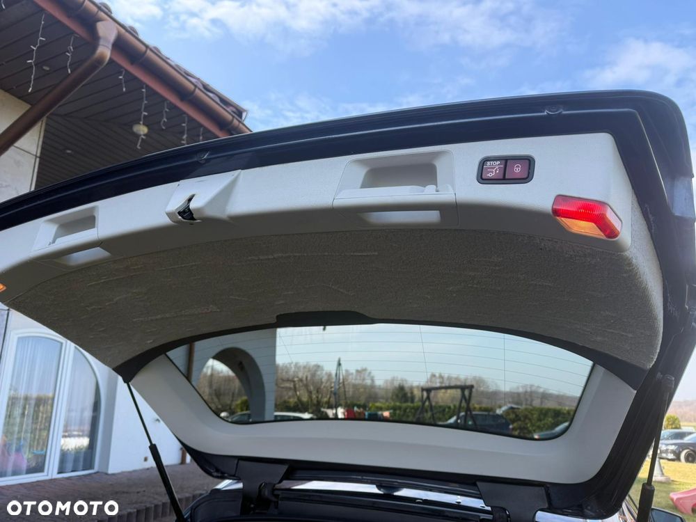 Mercedes-Benz Klasa E 300 BlueTEC 7G-TRONIC - 20