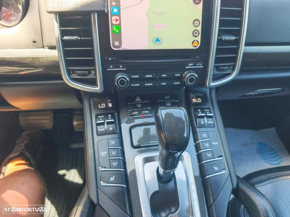 Porsche Cayenne Platinum Edition - 17