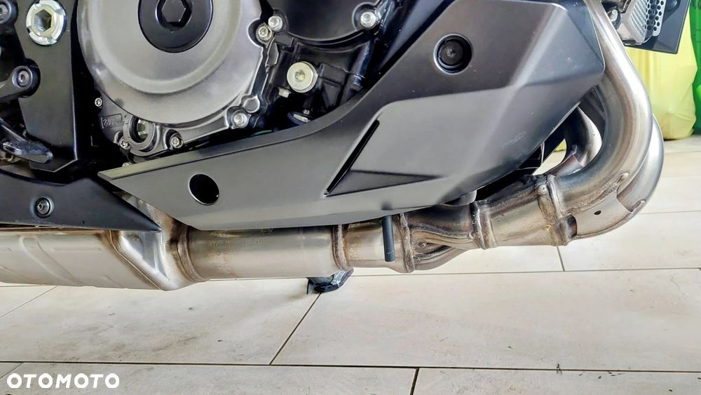 Suzuki GSX 1000 - 21