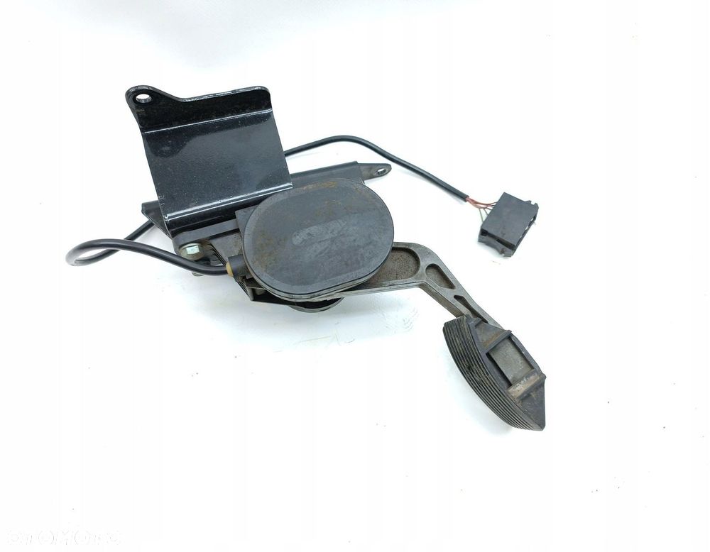 POTENCJOMETR GAZU MERCEDES 814 817 A0002900201 - 2
