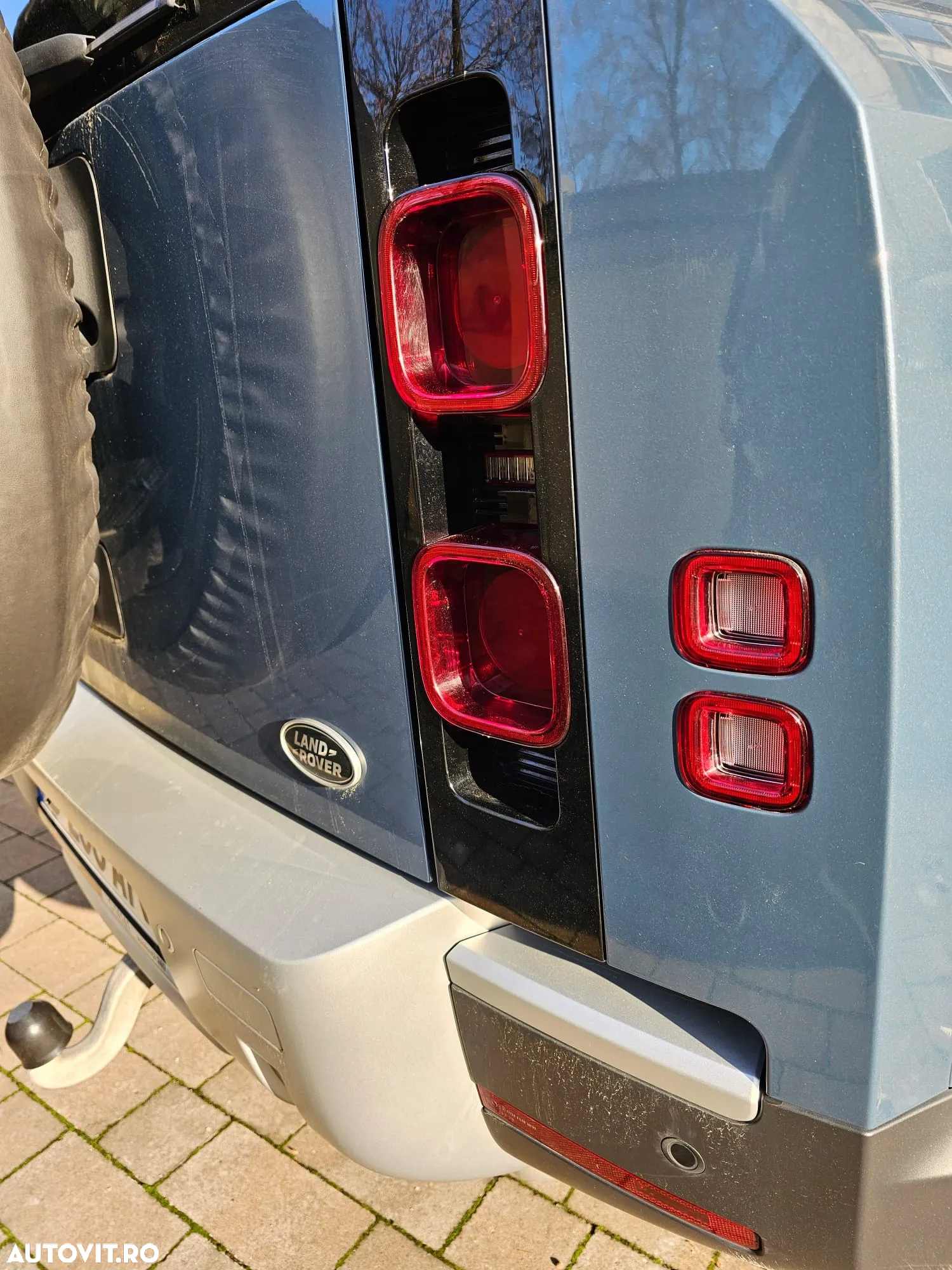 Land Rover Defender 110 2.0L D240 S - 29