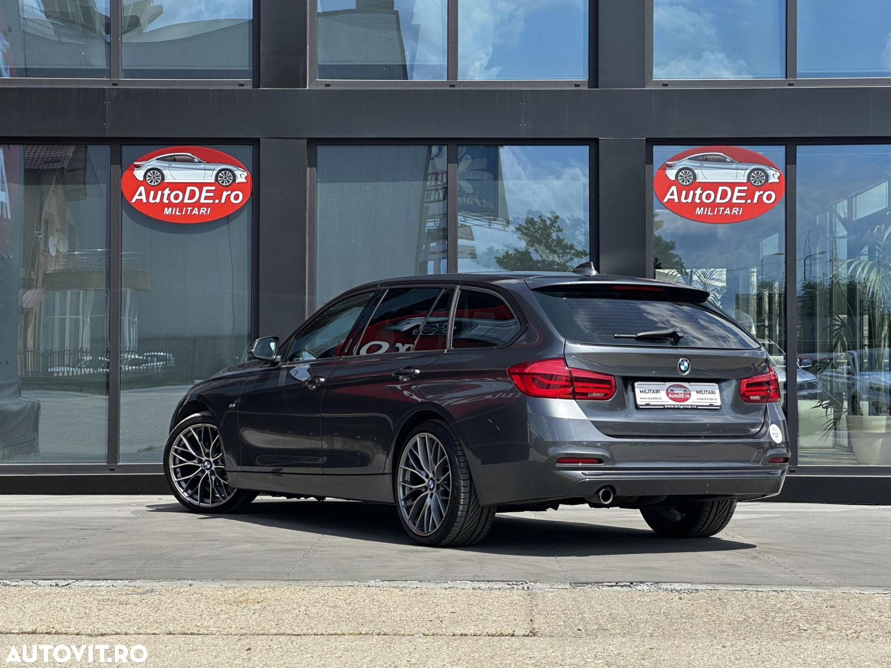 BMW Seria 3 318d Touring Aut. Sport Line - 4