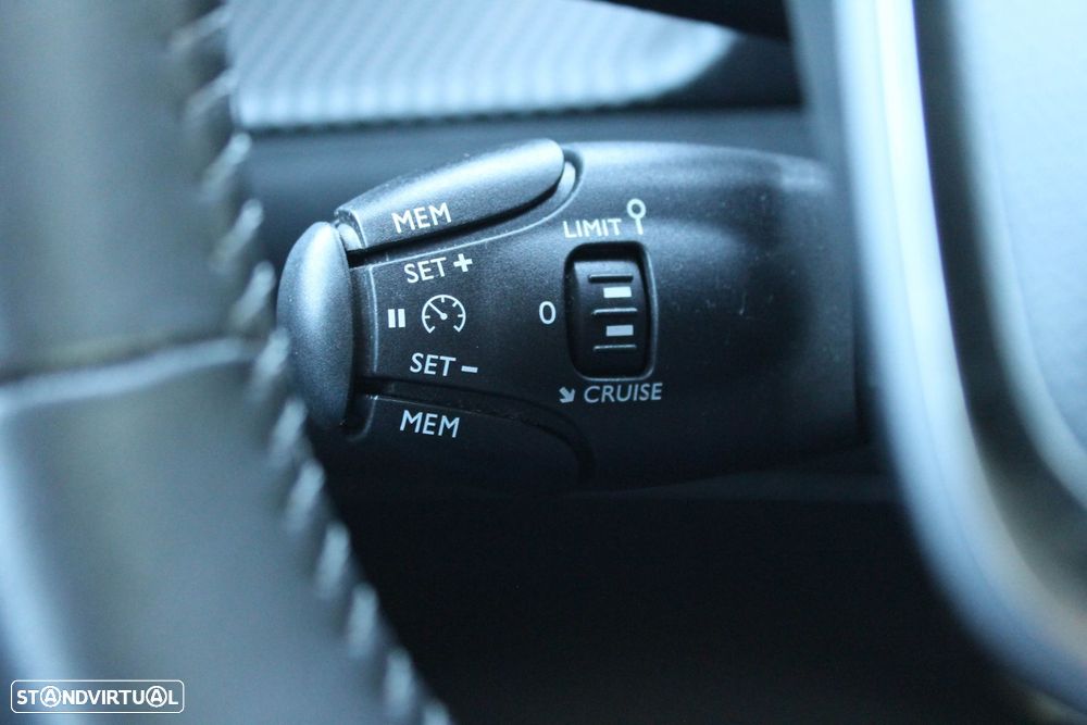 Peugeot 2008 1.2 PureTech Active Pack EAT8 - 10