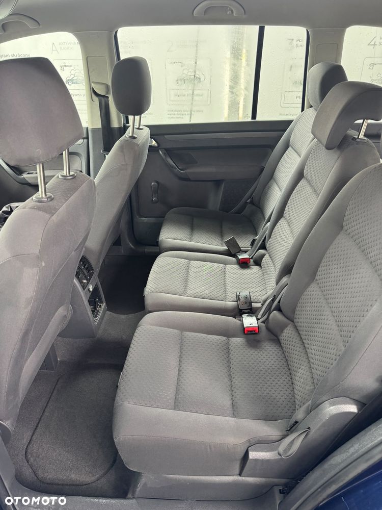 Volkswagen Touran - 14
