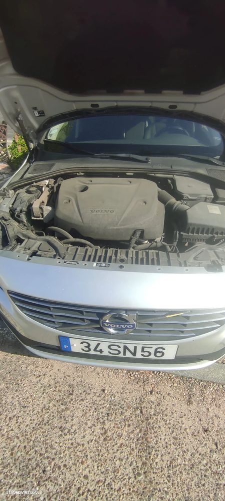 Volvo V60 2.0 D4 Momentum Geartronic - 3