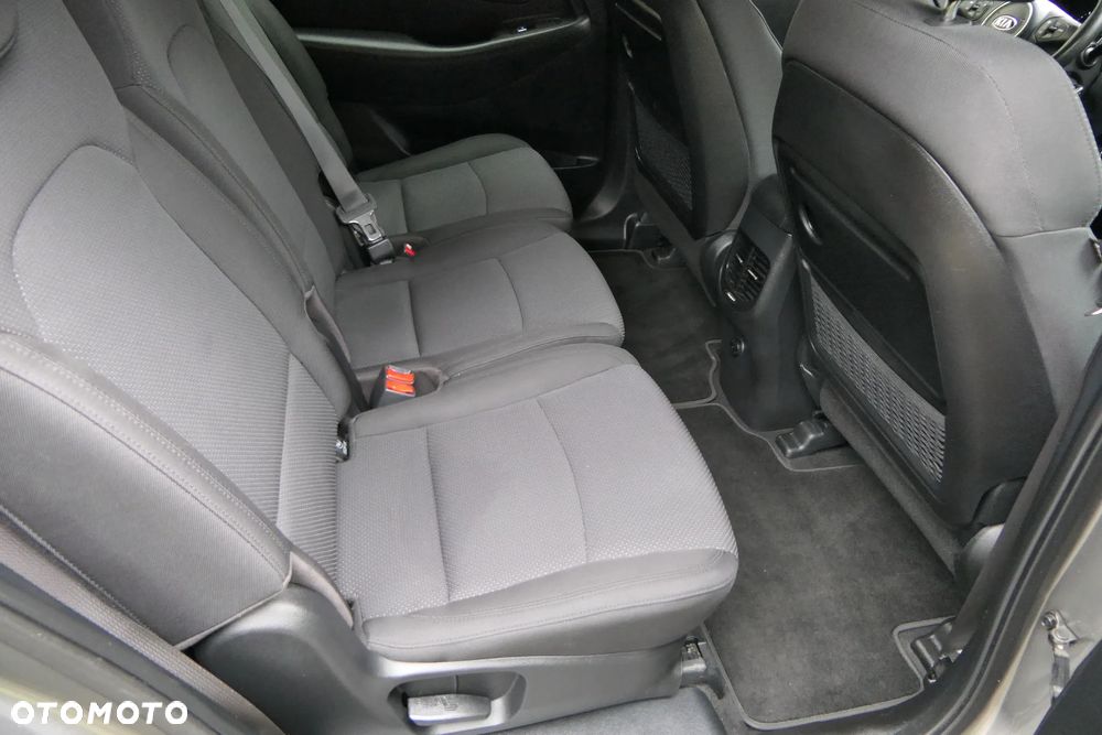 Kia Carens 1.7 CRDi L - 23