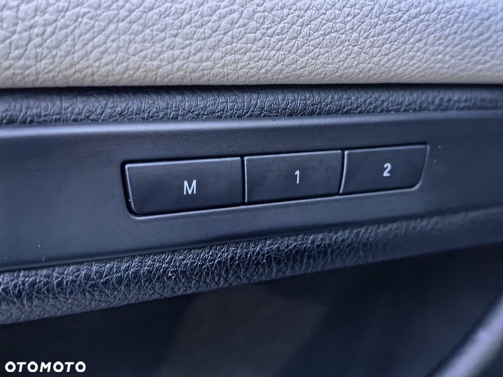 BMW Seria 5 520d - 39
