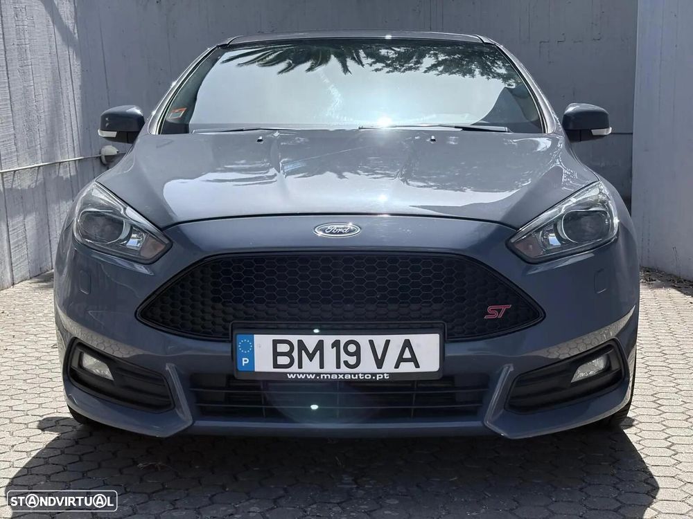 Ford Focus 2.0 EcoBoost ST c/ Pack Pele Desportiva - 14