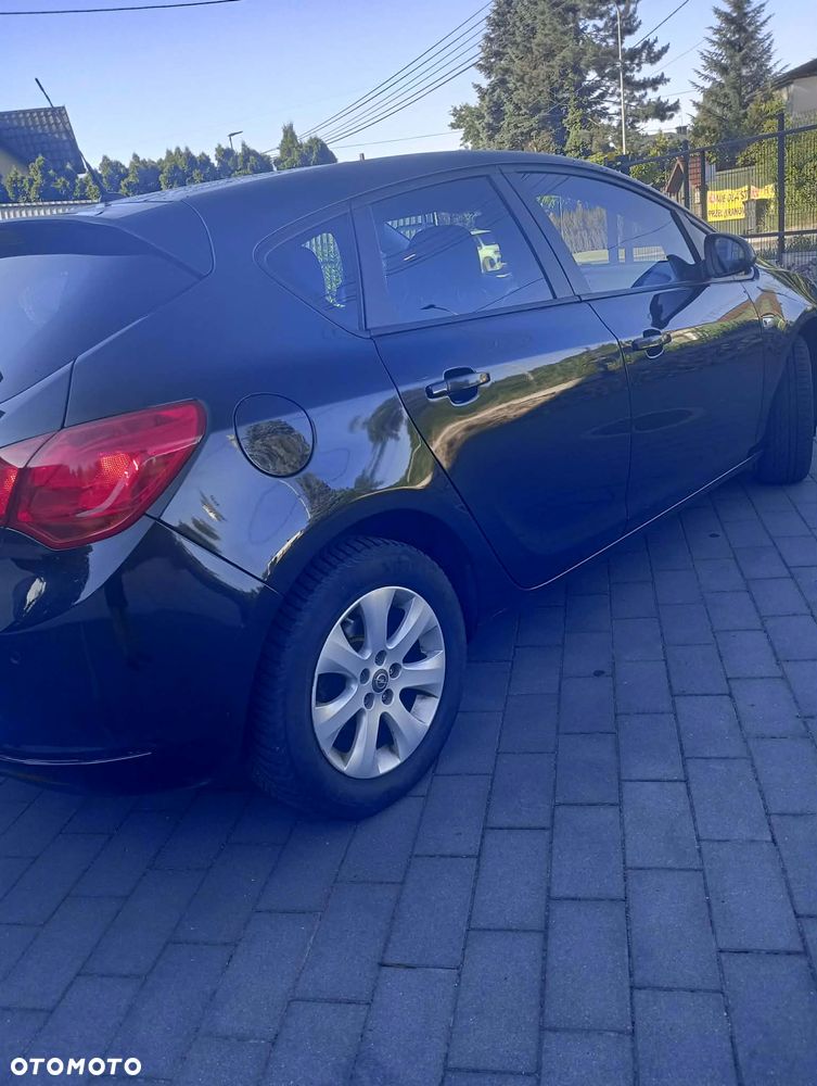 Opel Astra 2015 photo 3