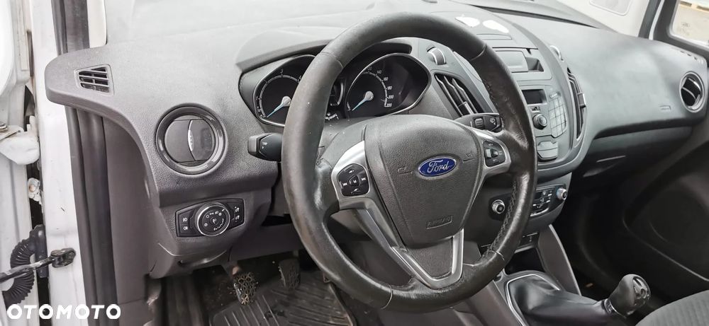 Ford Tourneo Courier 1.5 TDCi Titanium - 30