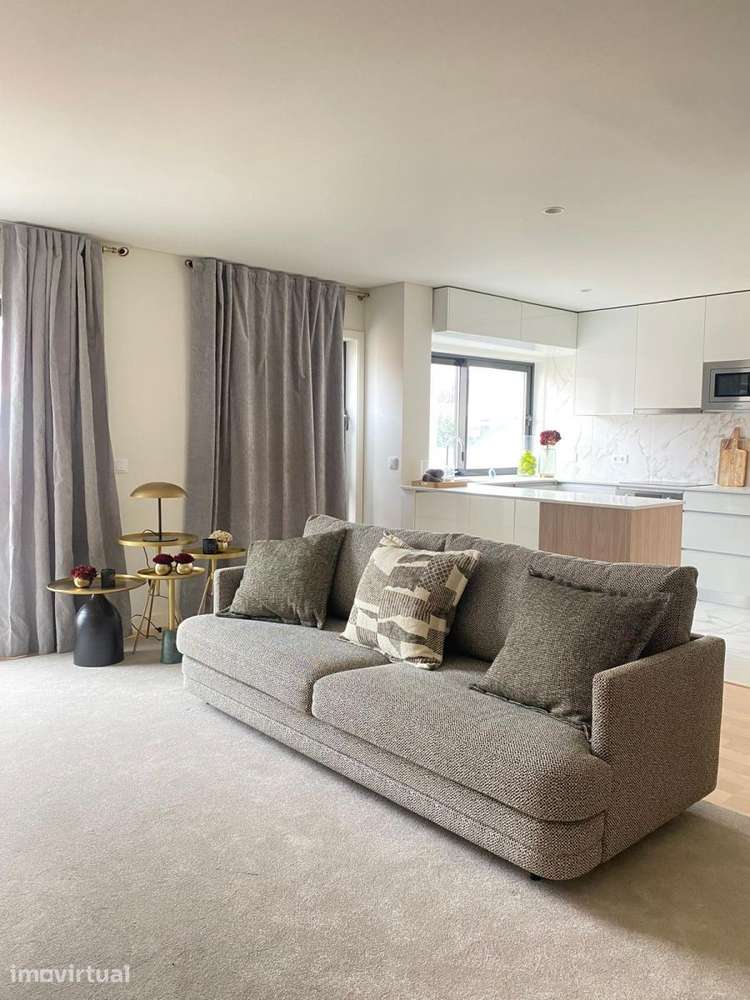 Apartamento T3 Moderno com Varanda e Garagem no Coração do Porto - Grande imagem: 3/32