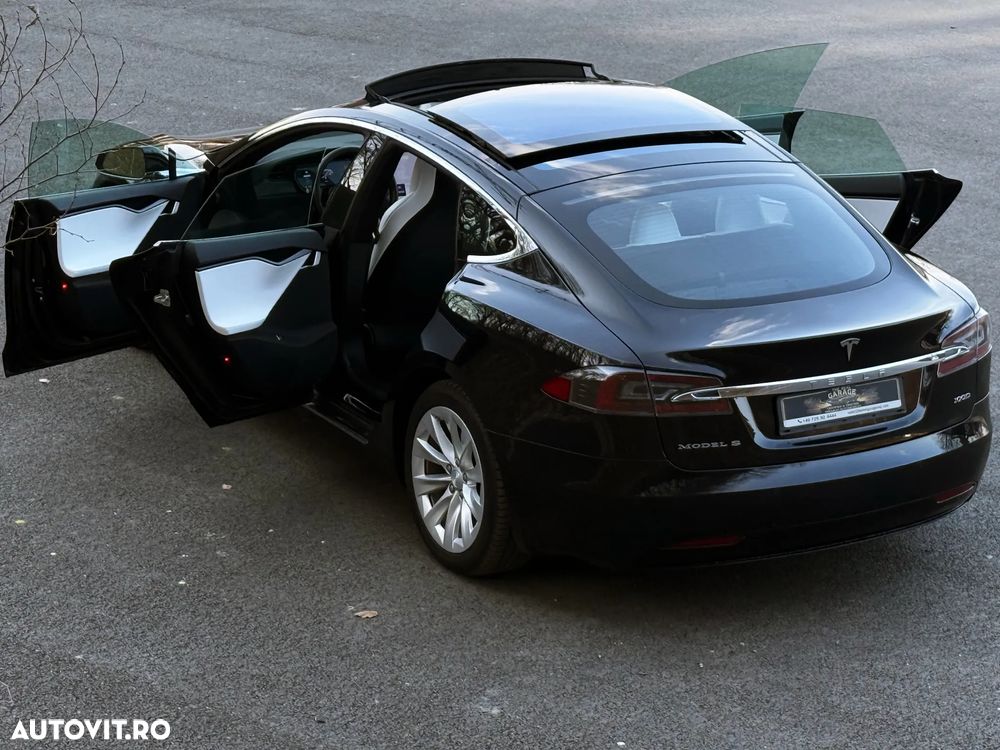 Tesla Model S - 13