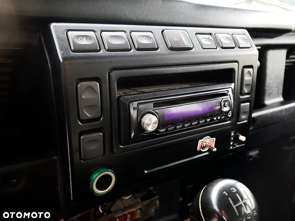 Land Rover Defender 2.5 TDI - 10