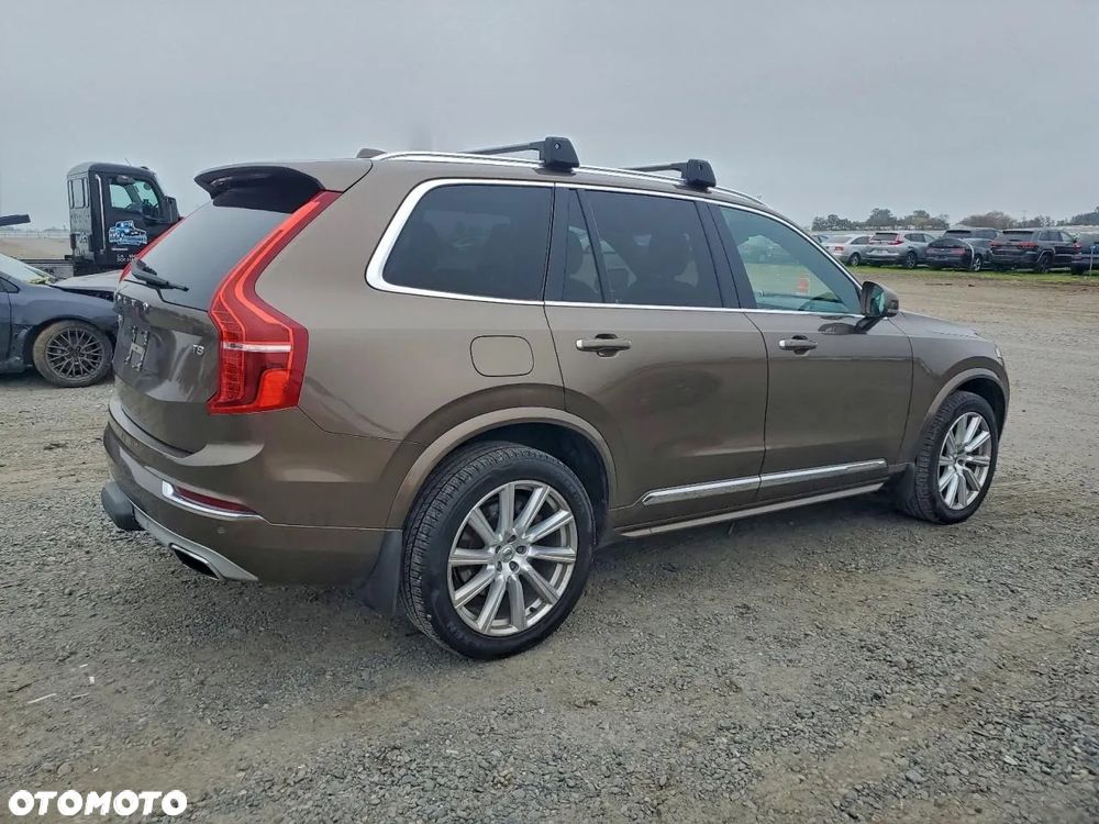 Volvo XC 90 T8 AWD Plug-In Hybrid Momentum 7os - 4