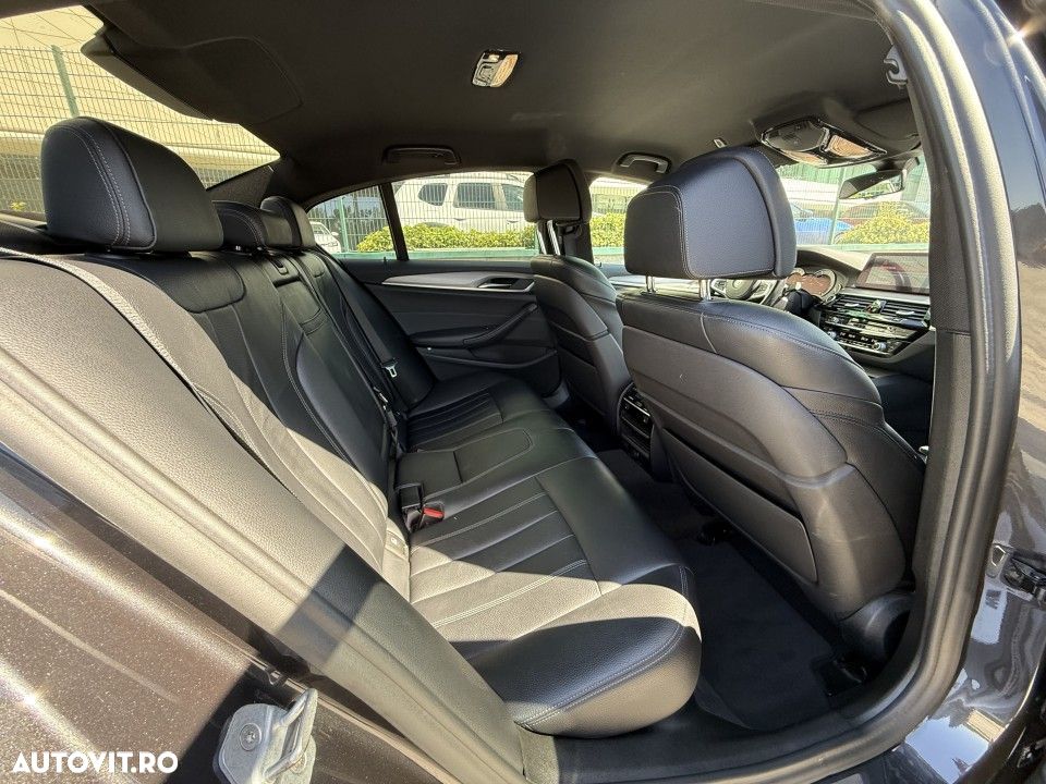 BMW Seria 5 520d xDrive AT - 14