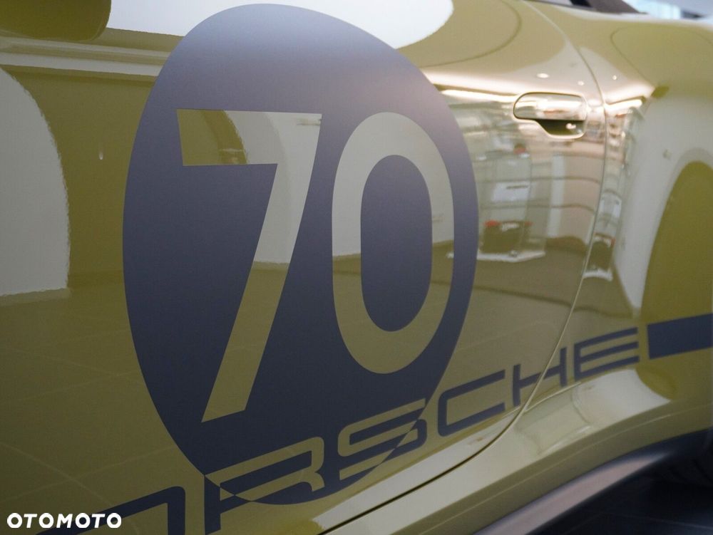 Porsche 911 Carrera T-Hybrid Spirit 70 - 14