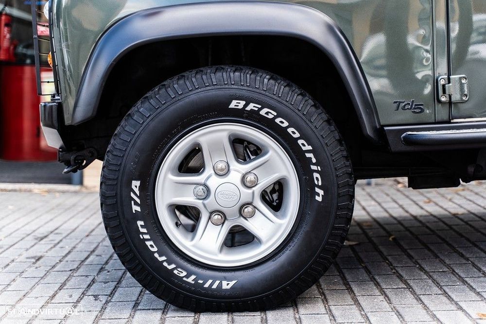 Land Rover Defender - 11