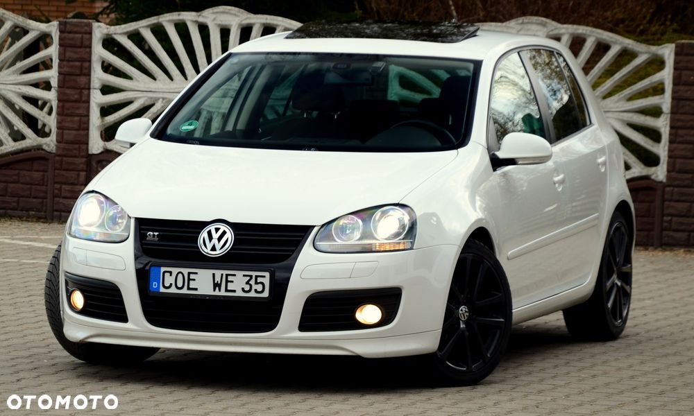 Volkswagen Golf - 1