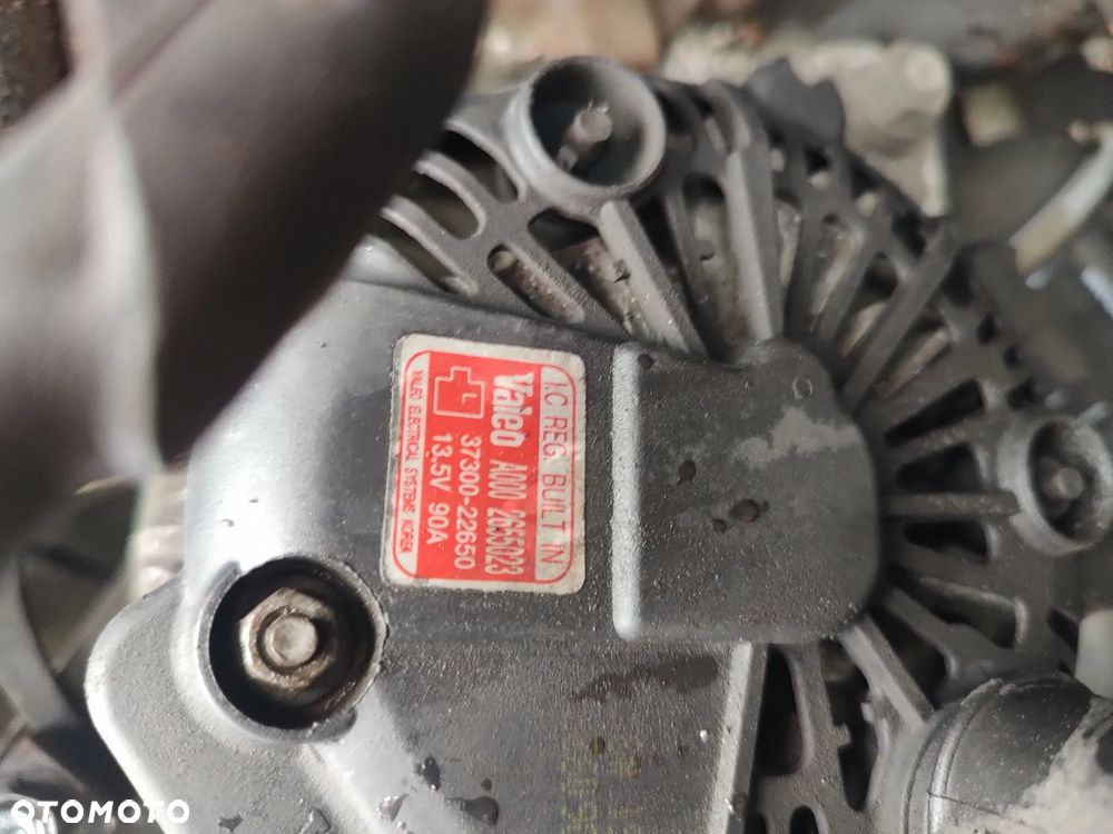 HYUNDAI TUCSON I ALTERNATOR 37300-22650 - 1