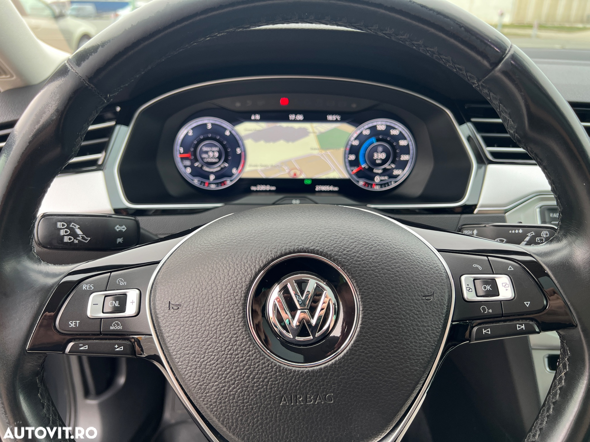 Volkswagen Passat Variant 1.6 TDI (BlueMotion Technology) DSG Comfortline - 11