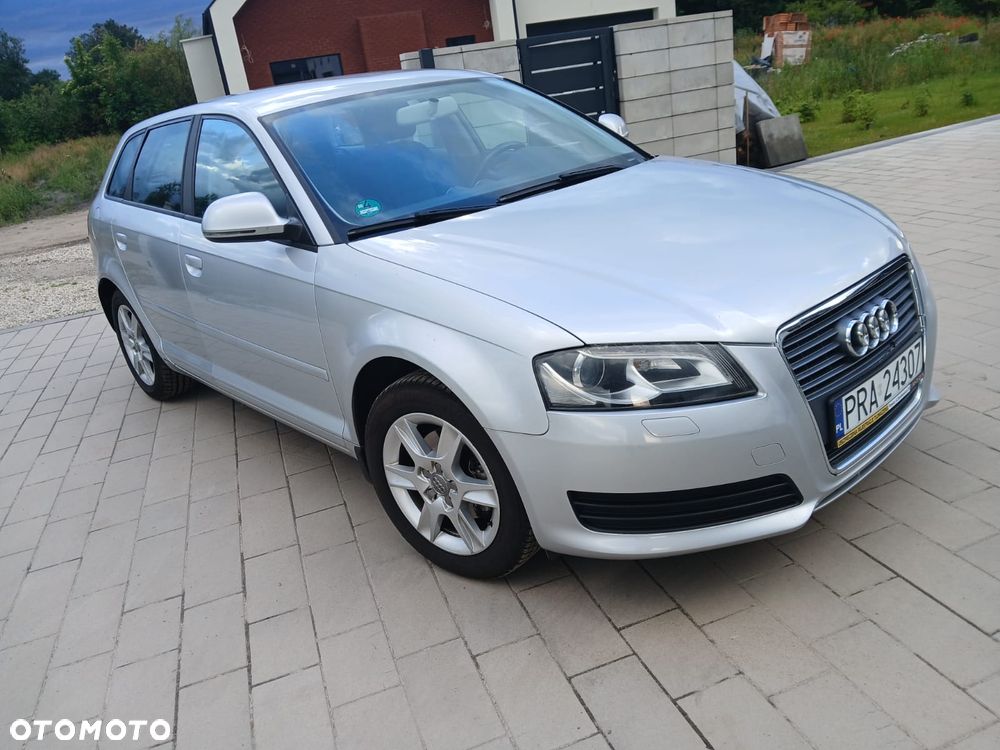Audi A3 Sportback - 1