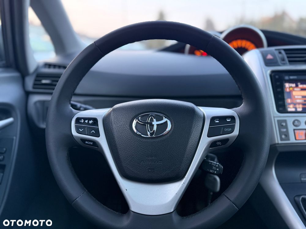 Toyota Verso 2.0 D-4D Premium - 23