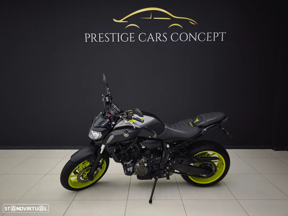 Yamaha MT-07 Night Fluo - 6