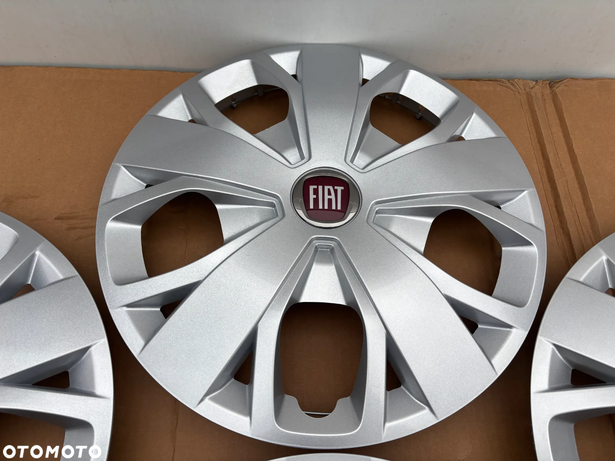 Nowe Oryginalne Kołpaki Fiat Ducato 16" 16 4 Sztuki Komplet 1393306080 1393305060 - 4