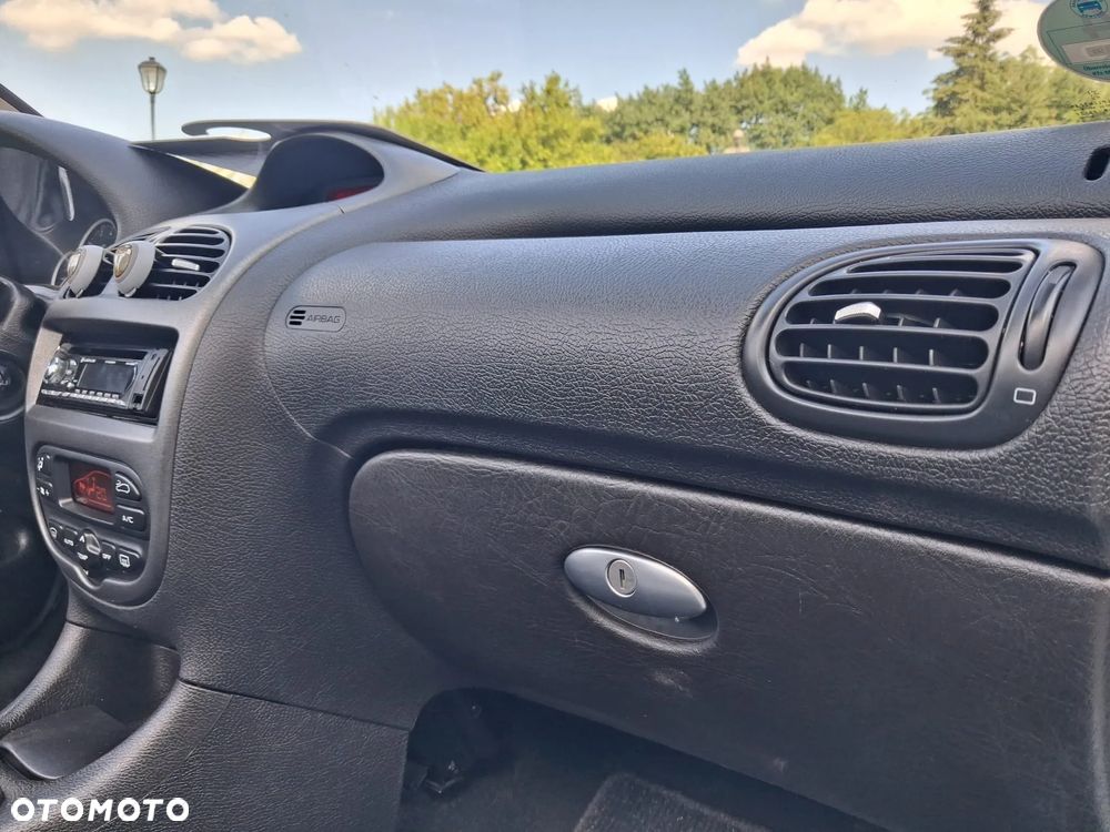 Peugeot 206 - 16