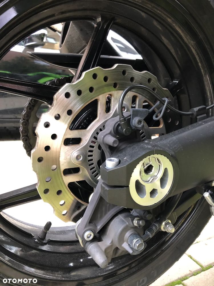 Kawasaki Ninja 1000 SX - 12
