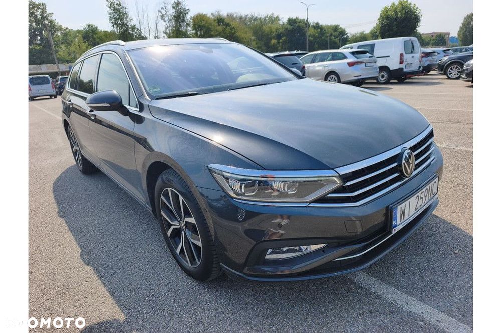 Volkswagen Passat Variant 2.0 TDI SCR DSG - 11