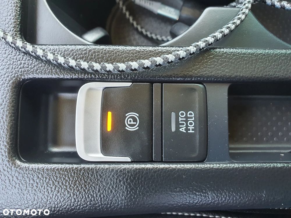 Volkswagen Passat 2.0 TDI SCR DSG Highline - 19