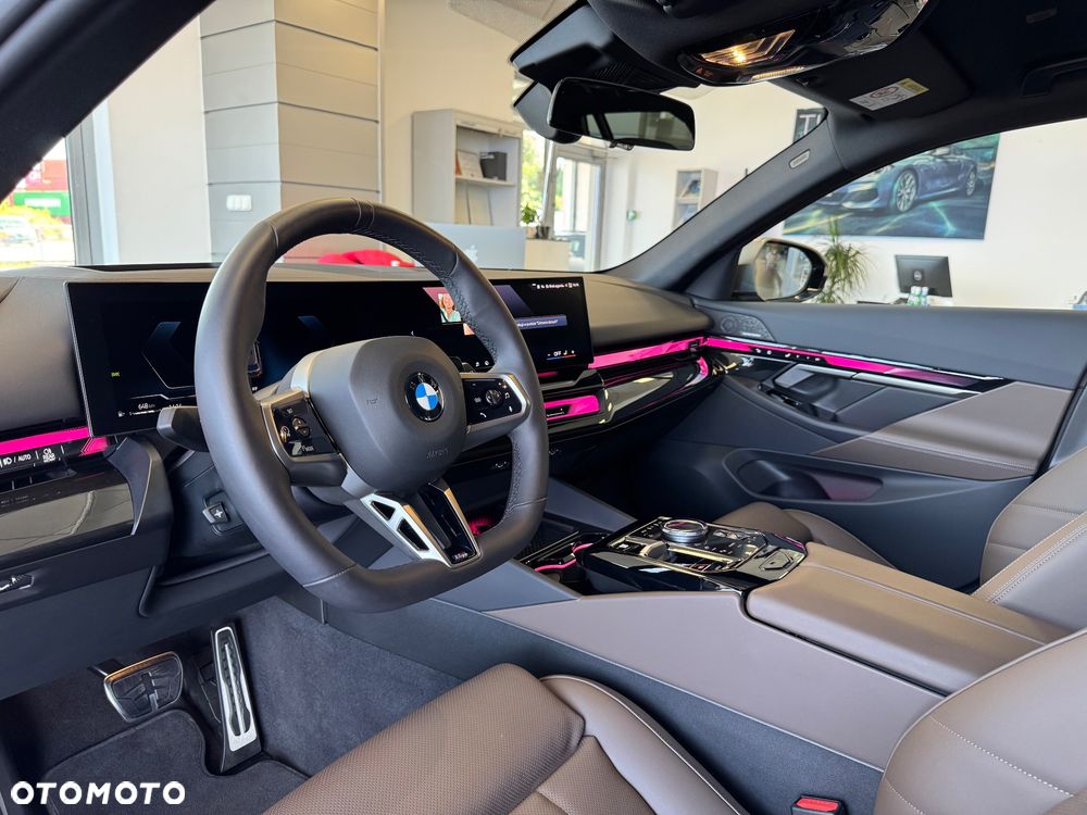 BMW Seria 5 520d xDrive - 17