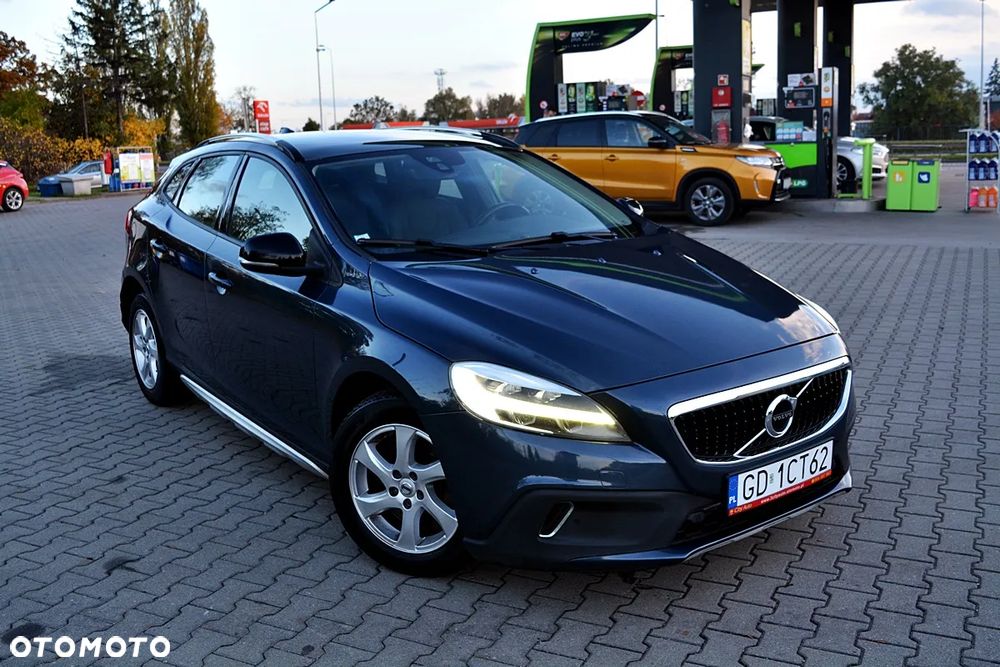 Volvo V40 Cross Country 2019 photo 2