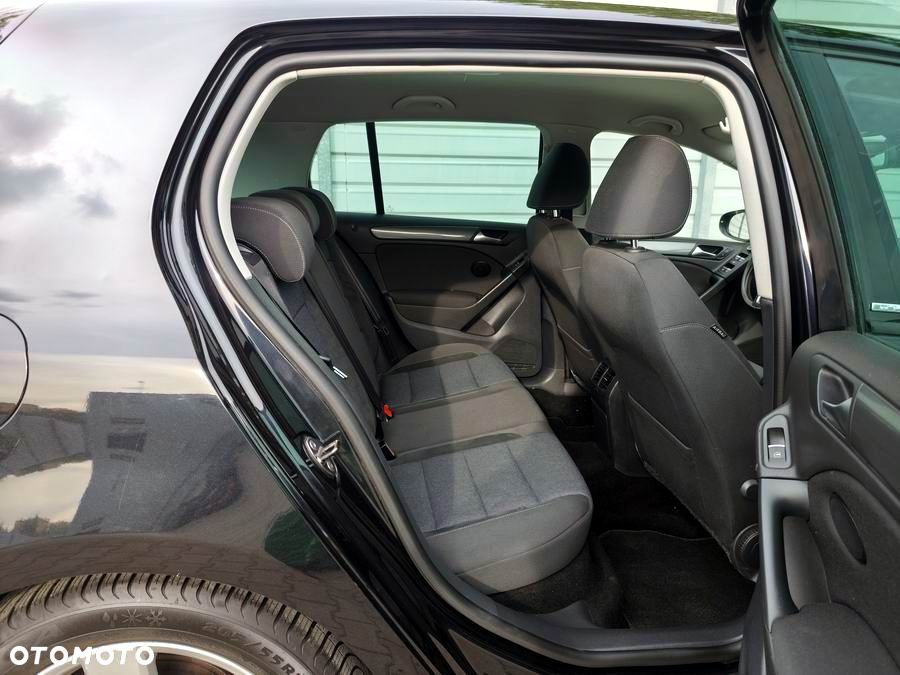 Volkswagen Golf 1.6 TDI DPF Highline - 15