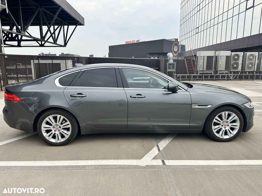 Jaguar XF 2.0 Turbo - 7