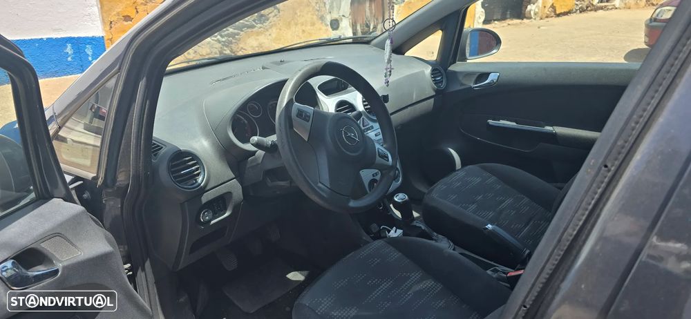 Opel Corsa 1.2 Connect - 3