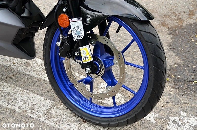 Suzuki GSX - 13