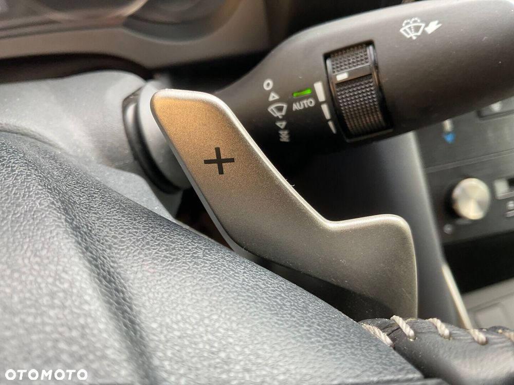 Lexus IS 200t Elegance - 25