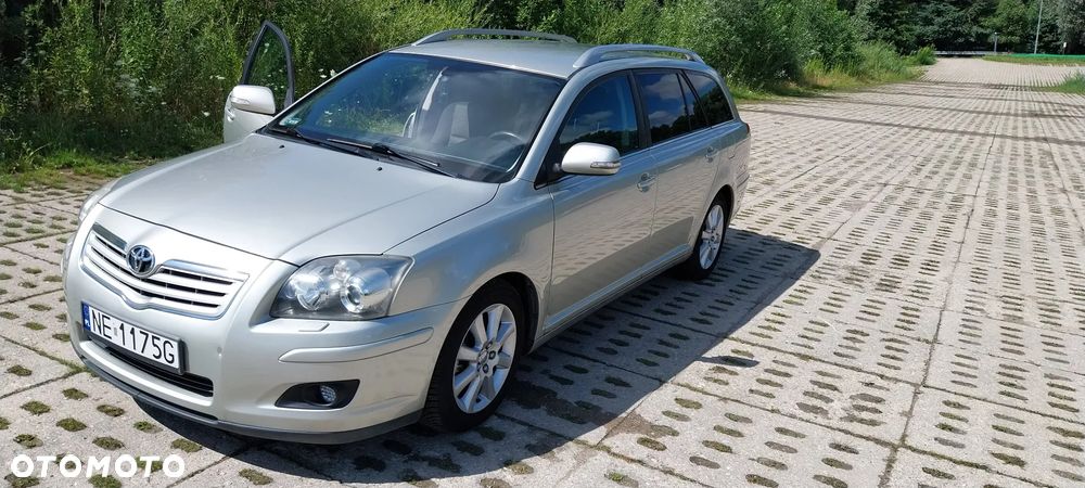 Toyota Avensis 1.8 VVT-i Sol - 1